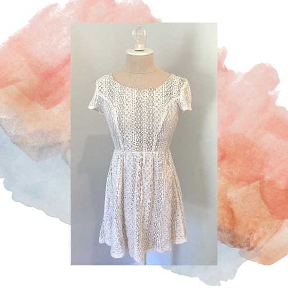 Cream Lace Mini Dress w/ Cap Sleeves - Picture 6 of 6
